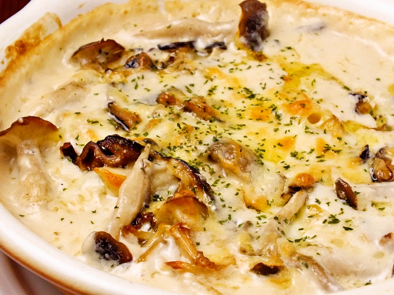 お勧めメニュー きのこたっぷりクリームグラタン 福岡市薬院のイタリアンバジル